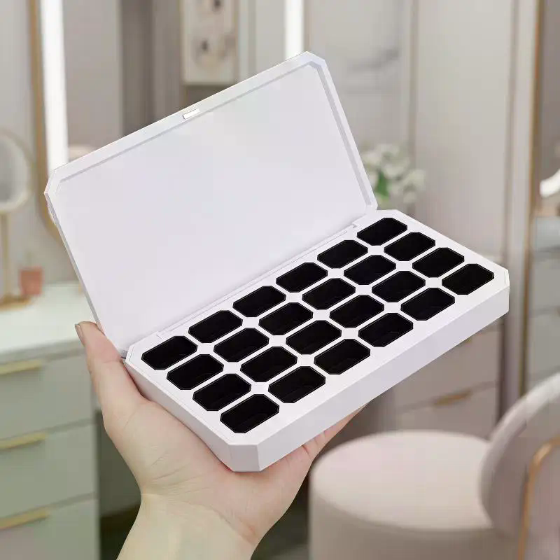 1個入り、磁石付きの空のパッケージボックス。24マス仕切り付 - Photography Design のレビューと価格